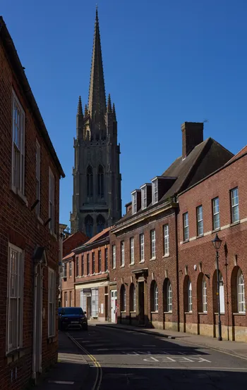 Louth St James Church street.jpg